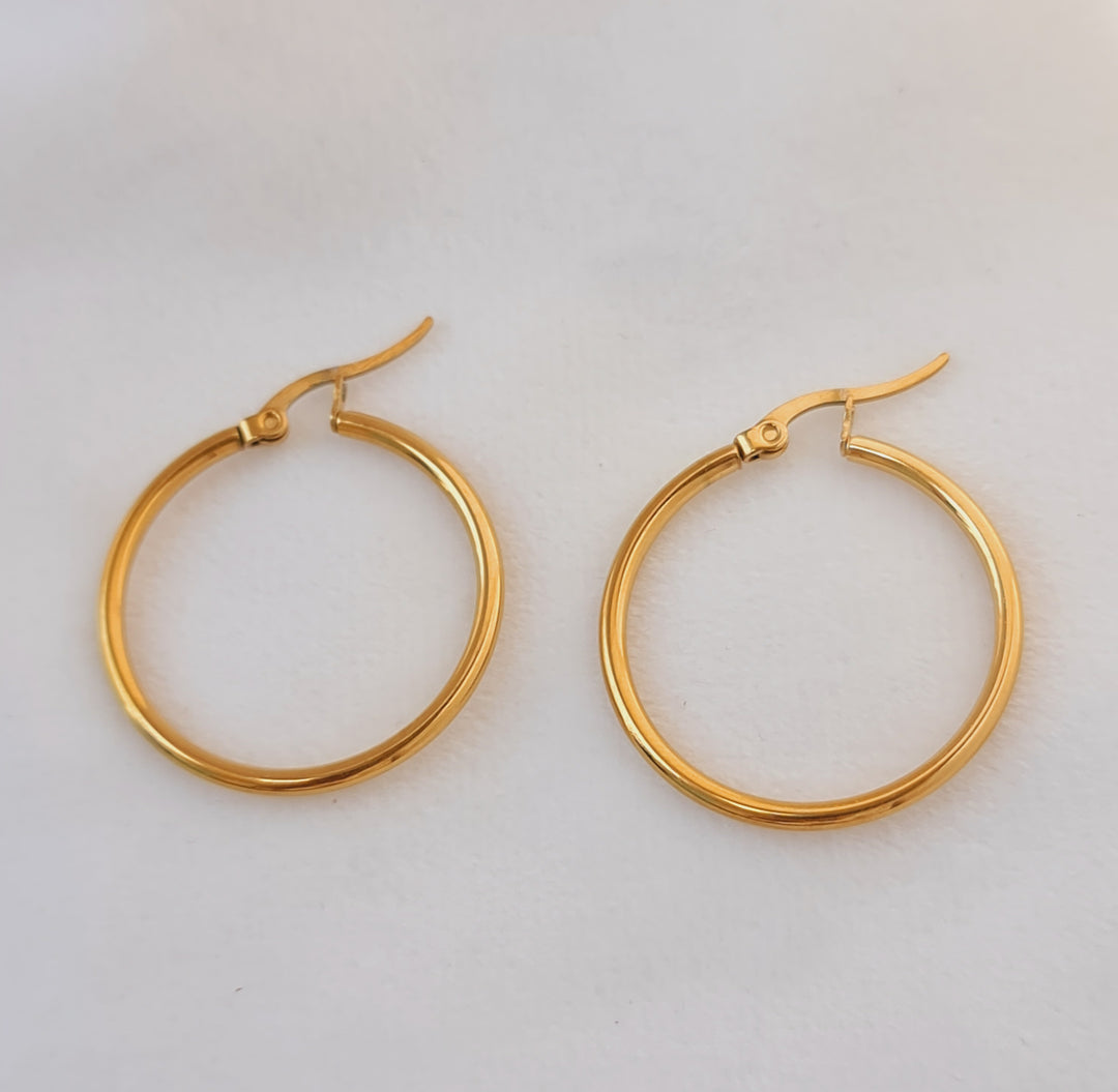 Golden Plain Hoops